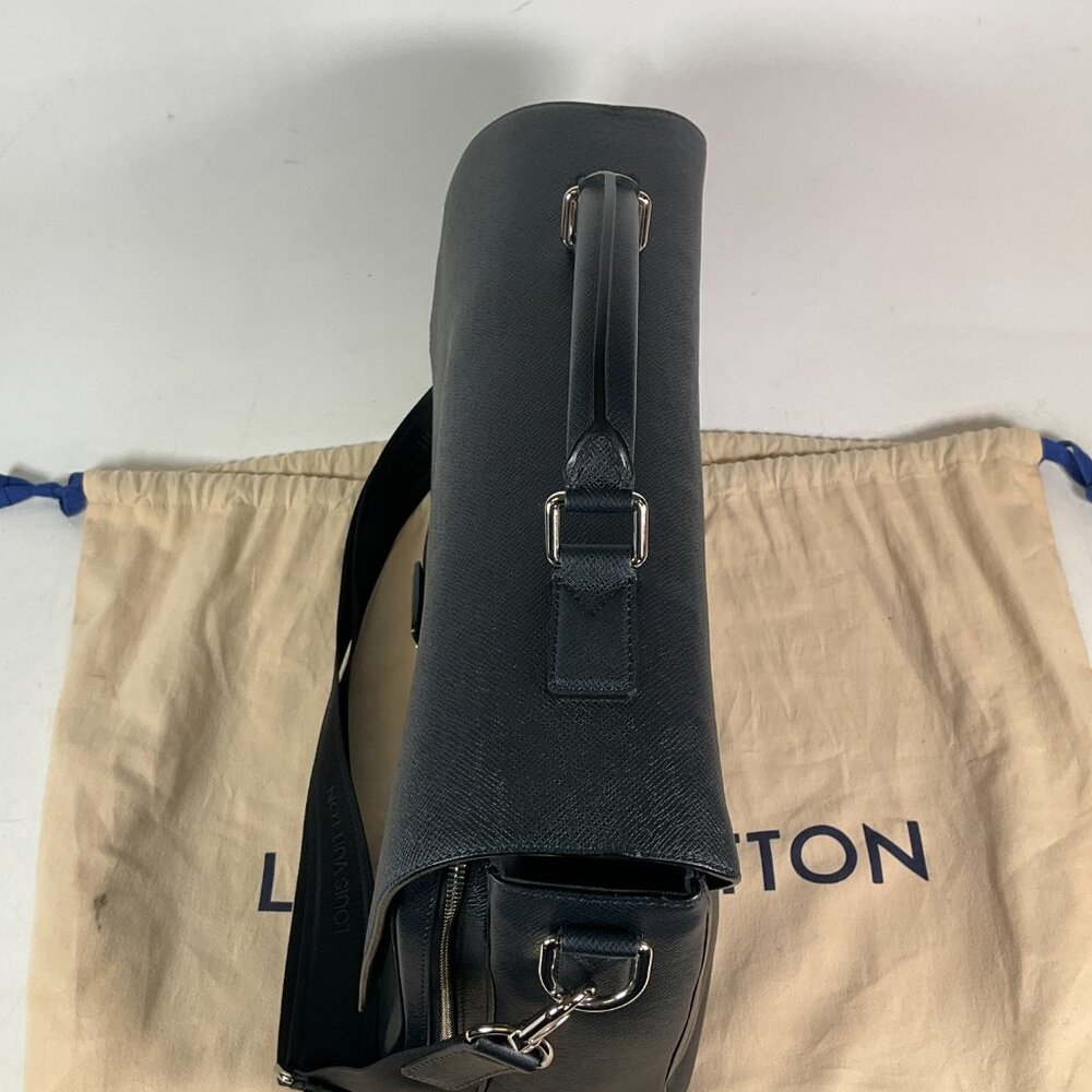 Louis Vuitton Taiga Leather Vassili GM Briefcase Shoulder Business Bag Dark Blue - Picture 8 of 16